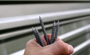Jak mocować przewody pod tynkiem?